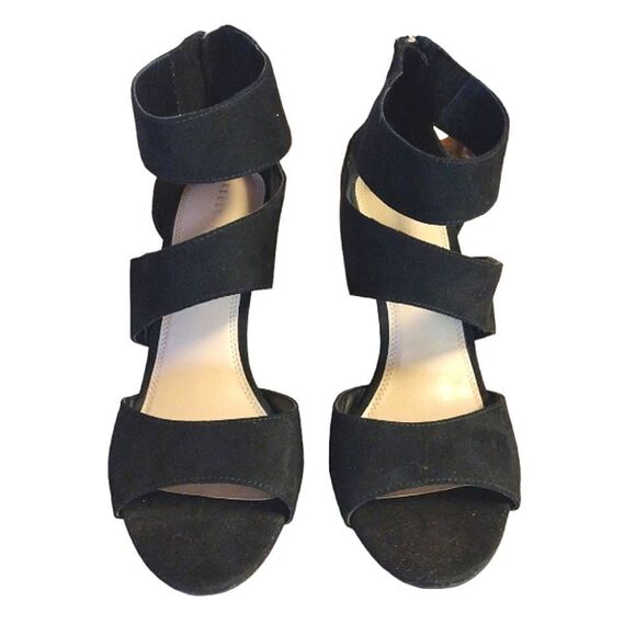 Kelly & Katie Black Vegan Suede Amari Back Zip Kitten Heels Size 9 - Picture 3 of 14